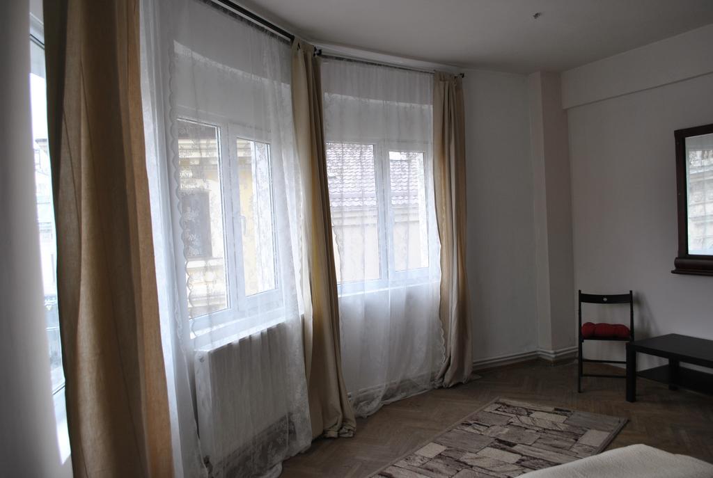 Vogue Hostel บูคาเรสต์ ภายนอก รูปภาพ