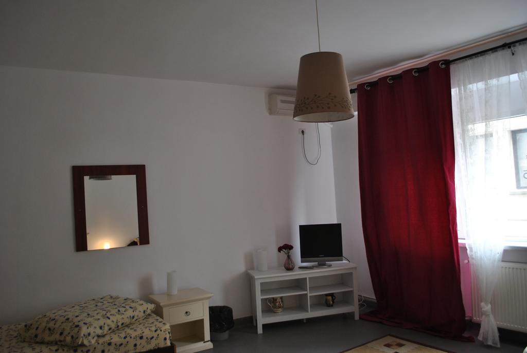 Vogue Hostel บูคาเรสต์ ภายนอก รูปภาพ