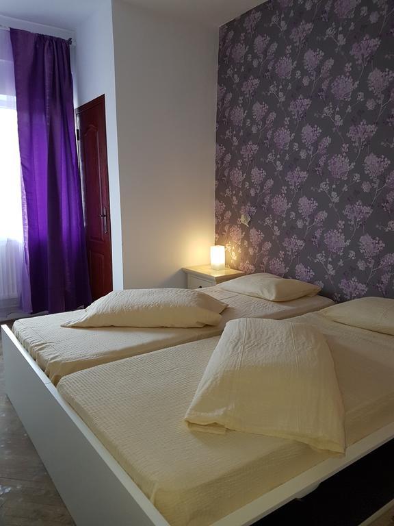 Vogue Hostel บูคาเรสต์ ภายนอก รูปภาพ