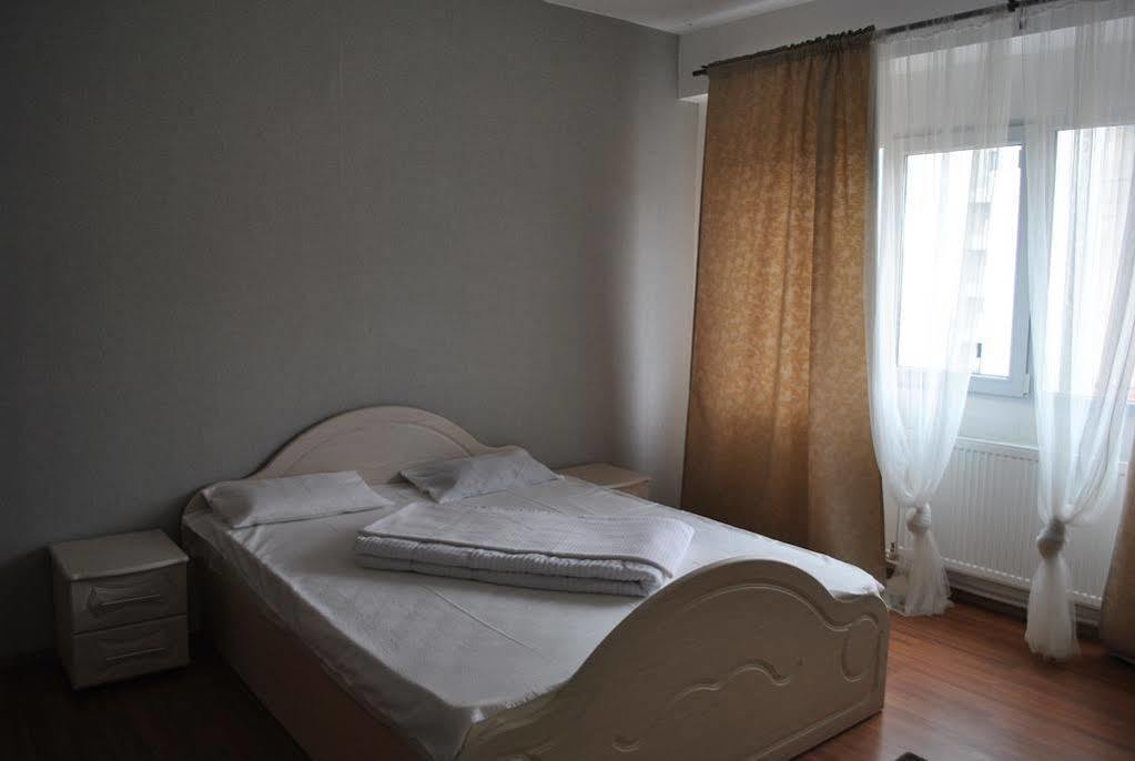 Vogue Hostel บูคาเรสต์ ภายนอก รูปภาพ